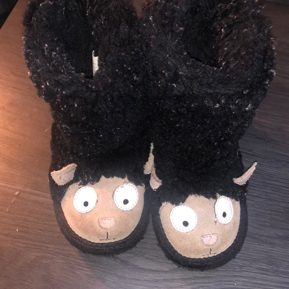 Emu boots